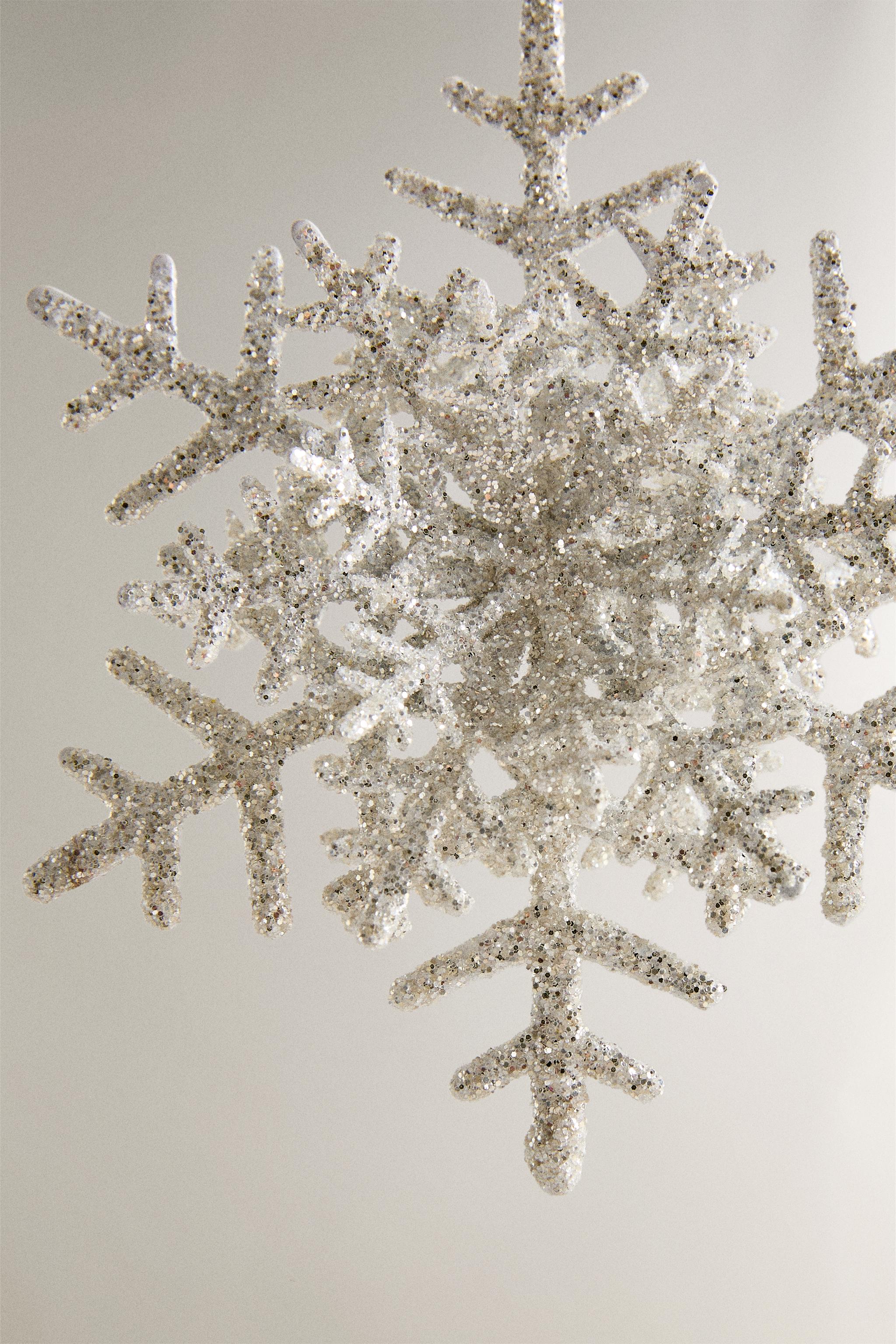 SNOWFLAKE CHRISTMAS TREE ORNAMENT